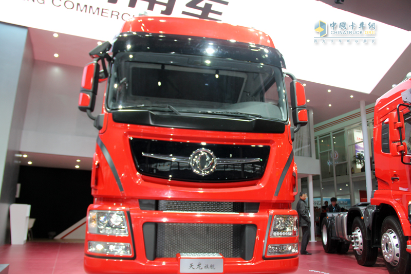 東風商用車上海車展天龍旗艦車型首發(fā)