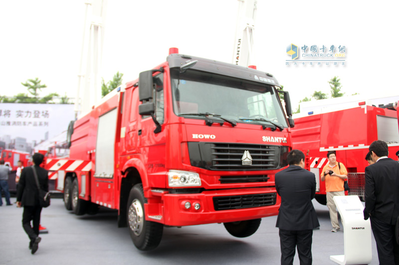 國(guó)際消防設(shè)備展 中國(guó)重汽消防車(chē)大展威武風(fēng)采