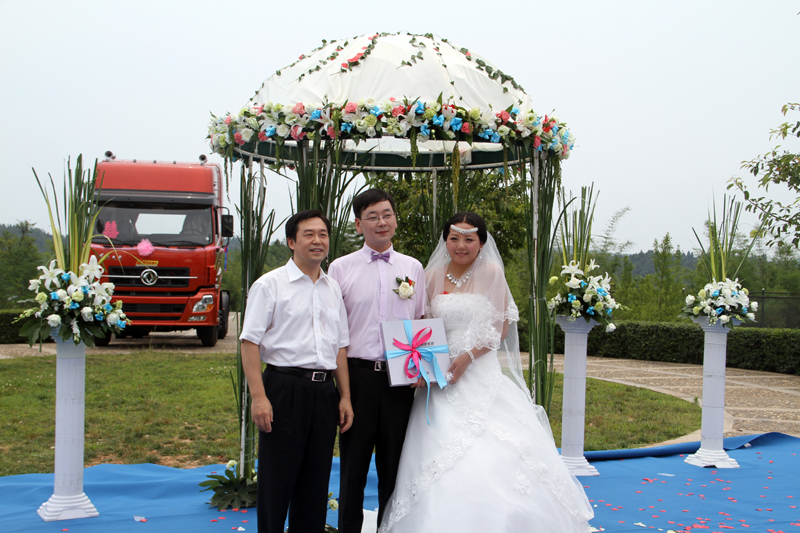 東風(fēng)商用車籌辦國內(nèi)首個卡車主題婚禮 傳遞卡車人正能量