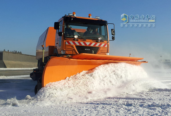 配置艾里遜變速箱的除雪車