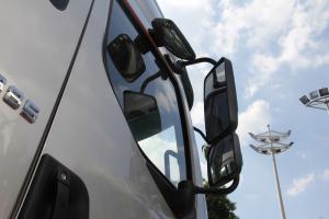 東風(fēng)柳汽 霸龍M7 康明斯400馬力6×4牽引車 國四