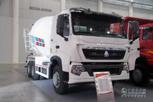 武漢商用車展 中國重汽高端重卡齊聚一堂