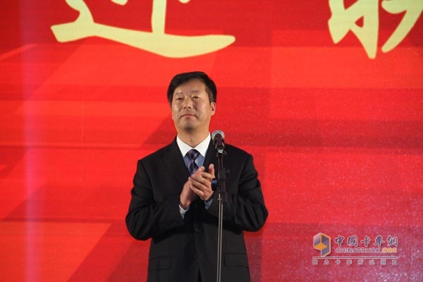 福田汽車(chē)工程車(chē)事業(yè)部年會(huì)召開(kāi) 助學(xué)行動(dòng)順利啟動(dòng)