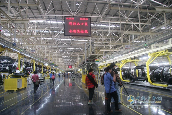 東風柳汽60周年慶典 商乘并舉再啟程