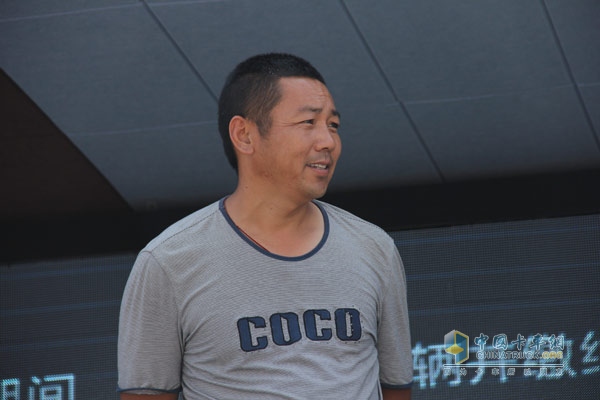 中國(guó)重汽汕德卡SITRAK2014全國(guó)體驗(yàn)式互動(dòng)路演哈爾濱啟程