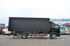 中國(guó)重汽 HOWOT5G平臺(tái)中卡 4*2廂式載貨車