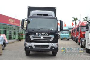 中國(guó)重汽 HOWOT5G平臺(tái)中卡 4*2廂式載貨車