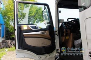 中國(guó)重汽 HOWO-T5G重卡 6*2載貨車