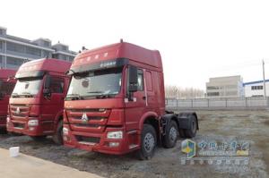 中國(guó)重汽 HOWO 6×2前雙轉(zhuǎn)向牽引車
