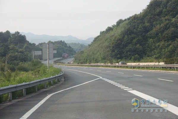 百公里26.5升 奔馳卡車杭州-廣州油耗實(shí)測(cè)完美結(jié)束
