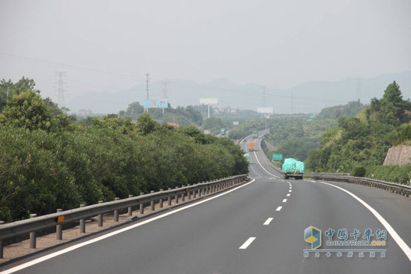 百公里26.5升 奔馳卡車杭州-廣州油耗實(shí)測(cè)完美結(jié)束