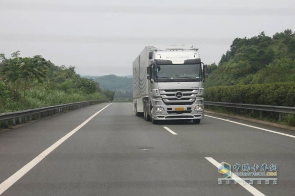 百公里26.5升 奔馳卡車杭州-廣州油耗實(shí)測(cè)完美結(jié)束