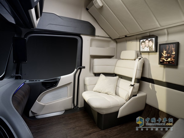 梅賽德斯-奔馳未來卡車2025完美闡釋2014國際商用車展(IAA)