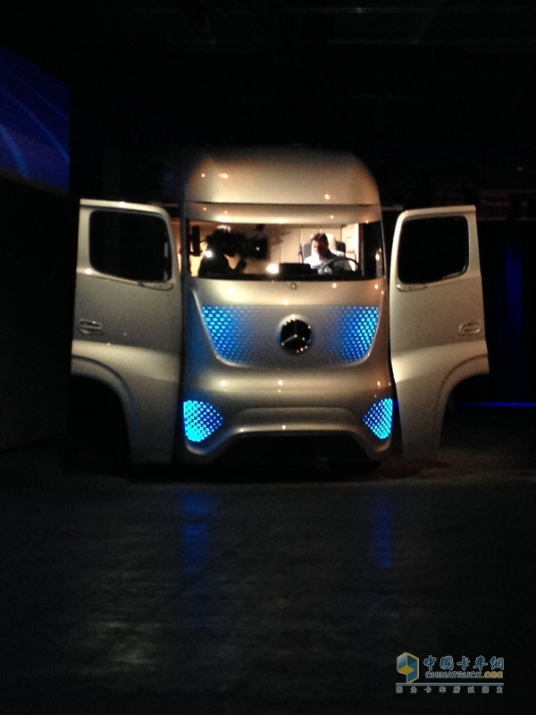 梅賽德斯-奔馳未來卡車2025完美闡釋2014國際商用車展(IAA)