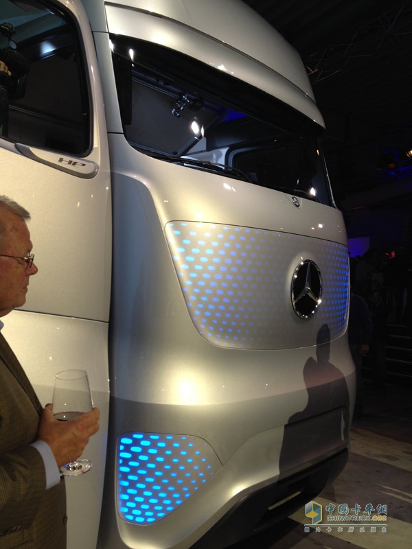 梅賽德斯-奔馳未來卡車2025完美闡釋2014國際商用車展(IAA)