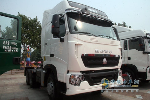 中國重汽 HOWO-T7H 430馬力 牽引車