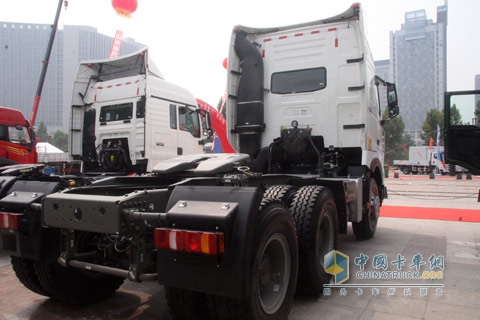 中國重汽 HOWO-T7H 430馬力 牽引車