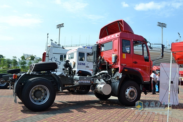 中國重汽 M5G 280馬力 4X2 牽引車