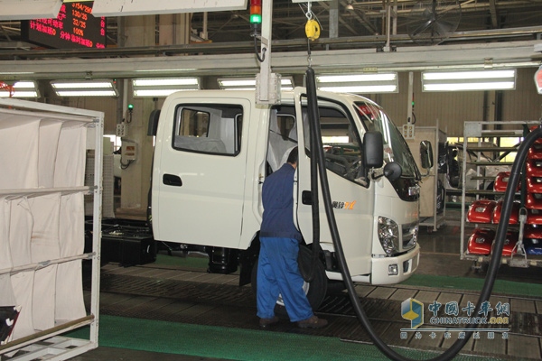 參觀福田汽車北京多功能汽車廠暨“歐馬可、奧鈴車型品鑒