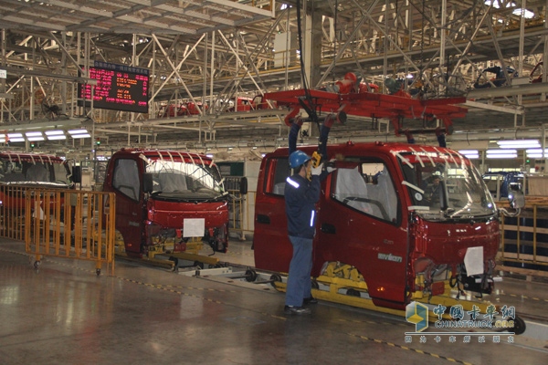 參觀福田汽車北京多功能汽車廠暨“歐馬可、奧鈴車型品鑒