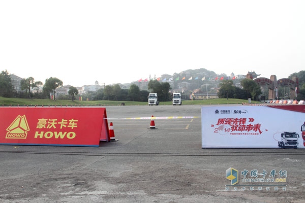 質(zhì)領(lǐng)先鋒 驅(qū)動(dòng)未來 中國重汽HOWO-T系列強(qiáng)勢進(jìn)入杭州