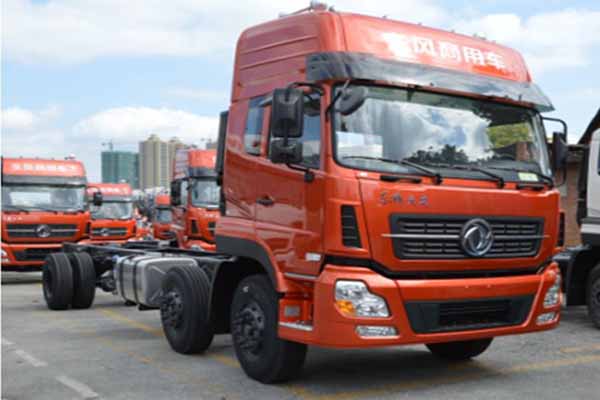 東風(fēng)商用車 天龍 康明斯220馬力 6X2國四牽引車