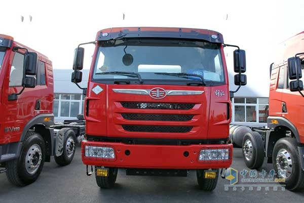 一汽解放青島 天V 380馬力 8×4LNG(國五)自卸車