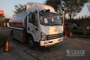 一汽解放青島 165馬力 4X2 國四虎VH加油車SMJ5160JSQJC4隨車吊