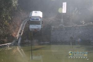 近距離感受越野之王烏尼莫克救援車 超越期待不負眾托