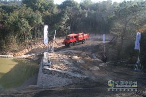 近距離感受越野之王烏尼莫克救援車 超越期待不負眾托