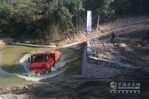 近距離感受越野之王烏尼莫克救援車 超越期待不負眾托