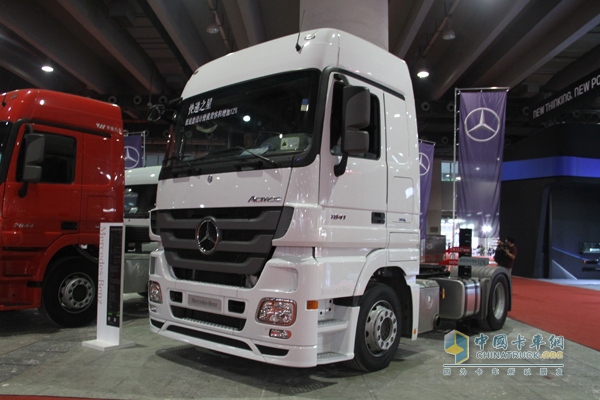 奔馳Actros 1841低底盤牽引車