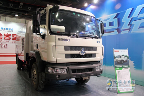 廣州車展:東風(fēng)柳汽霸龍M7牽引車帶頭 注重專用車市場