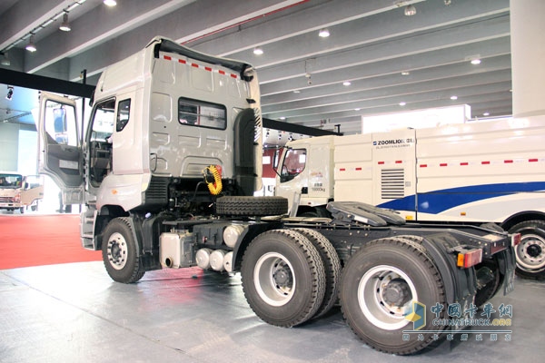 廣州車展:東風(fēng)柳汽霸龍M7牽引車帶頭 注重專用車市場