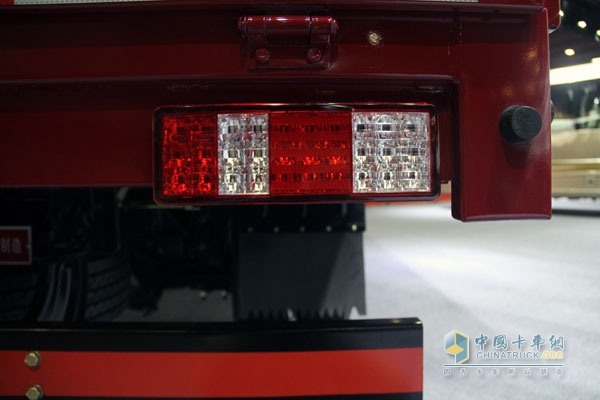 廣州車展：四川現(xiàn)代新品發(fā)布 全新輕卡、創(chuàng)虎系列 亮點(diǎn)多多