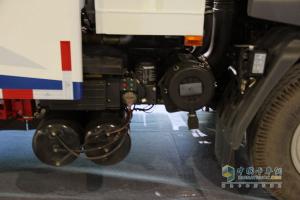 廣州車展:東風(fēng)柳汽霸龍M7牽引車帶頭 注重專用車市場