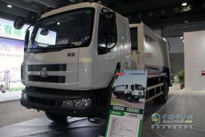 廣州車展:東風(fēng)柳汽霸龍M7牽引車帶頭 注重專用車市場