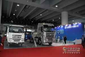 廣州車展:東風(fēng)柳汽霸龍M7牽引車帶頭 注重專用車市場