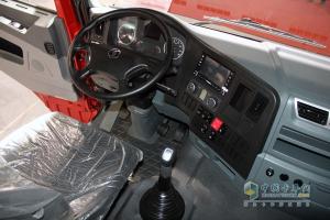 廣州車展；陜汽重卡攜德龍牽引車和智能渣土車亮相