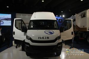 依維柯 新Daily 170馬力 4×2 國四廂式載貨車