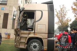 東風商用車 天龍旗艦 450馬力 6X4 國四牽引車（手動擋）