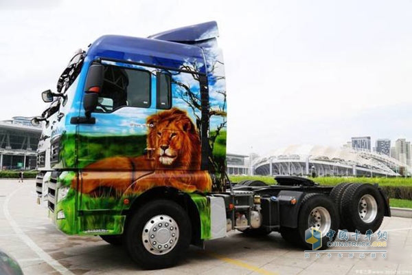 中國重汽SITRAK汕德卡氣囊懸浮橋牽引車