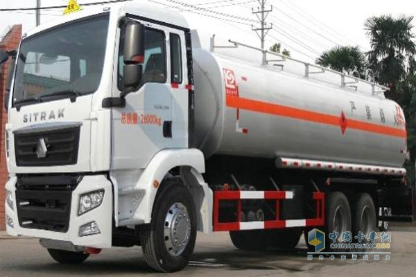 汕德卡C5H油罐車