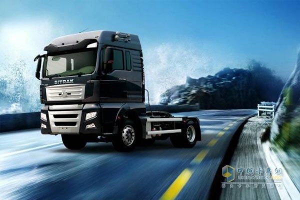 SITRAK汕德卡4X2牽引車　