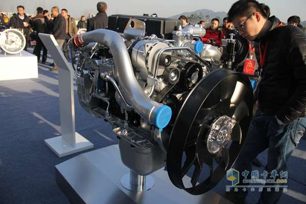 中國重汽 MC13.54-50 540馬力 國五發(fā)動機(jī)