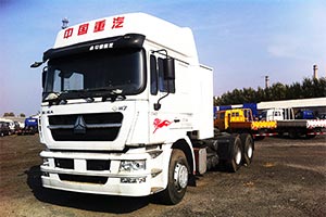 吉林省騰晟重汽專(zhuān)營(yíng)店 D7B LNG牽引車(chē)年底大促銷(xiāo)