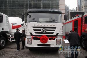 上汽依維柯紅巖杰獅 4×2  290馬力國Ⅳ清障車