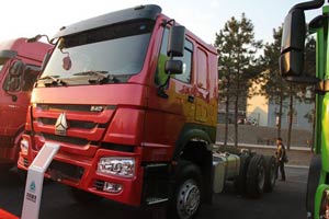 中國重汽 豪沃 340馬力 6X4 國四牽引車