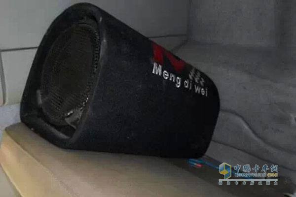 音響、低音炮