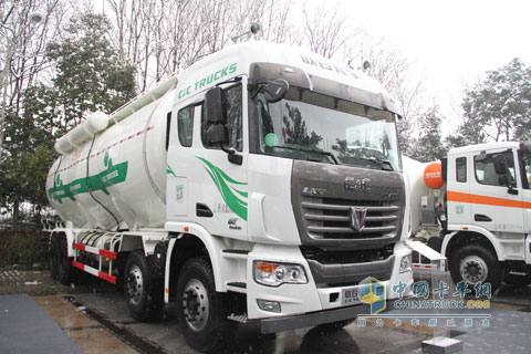 聯(lián)合卡車 玉柴400馬力 8X4LNG粉罐運輸車